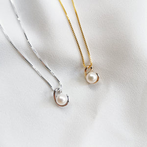 
                
                    Load image into Gallery viewer, Embrace Fresh Water Pearl Petite Necklace
                
            