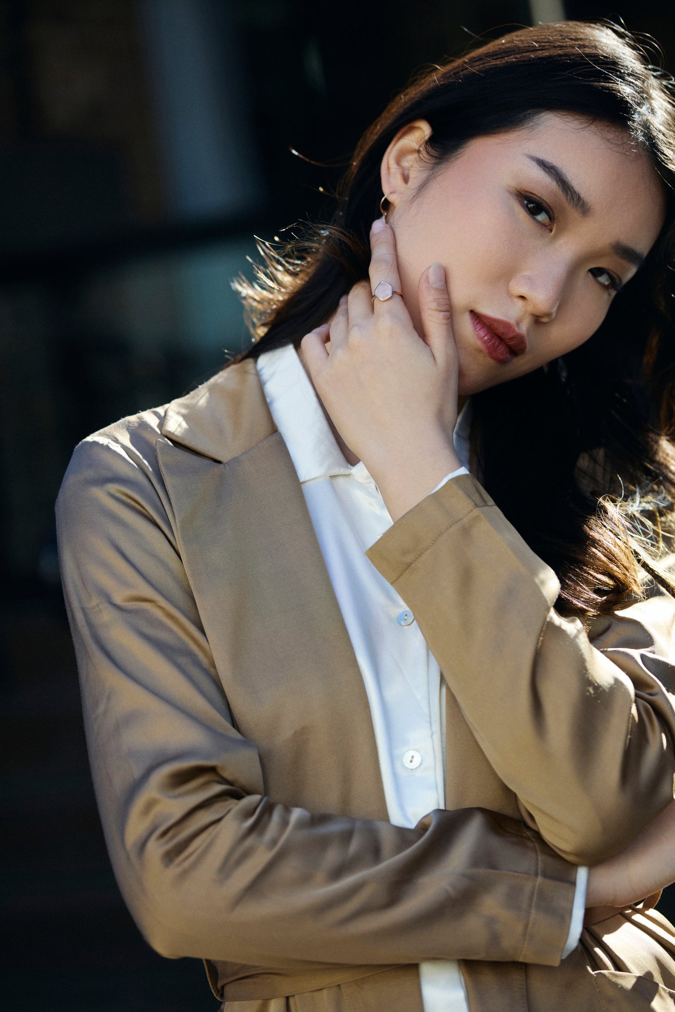 Rose Quartz Faceted Table Ring Rose Gold Plated on model