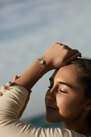 White Mother of Pearl Round Sliced Adjustable Bracelet